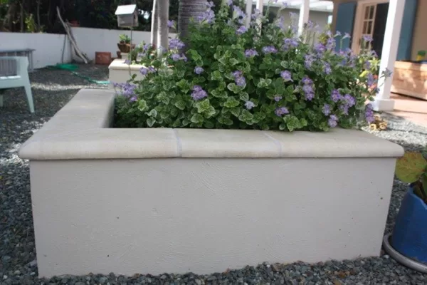 Detail on wall caps