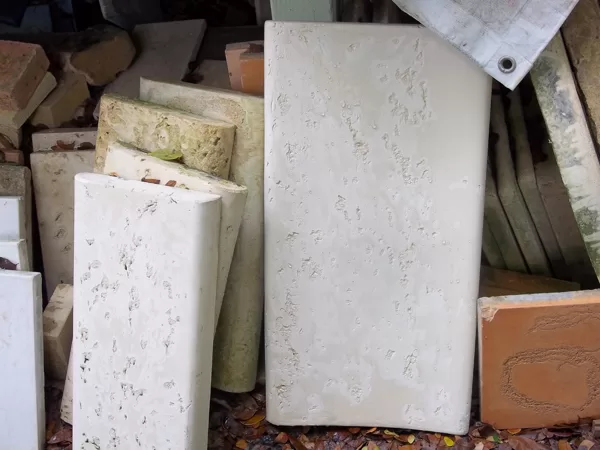 Parchment coral stone pool coping and wall cap